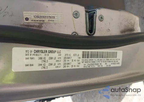 2014 Jeep Compass Latitude из США, поврежденный, VIN 1C4NJDEB2ED796268